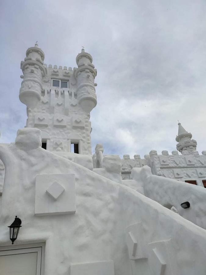 Snow White Castle Apartment Kiotari Ngoại thất bức ảnh